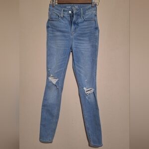 Old Navy Light Blue Distressed Skinny Jeans